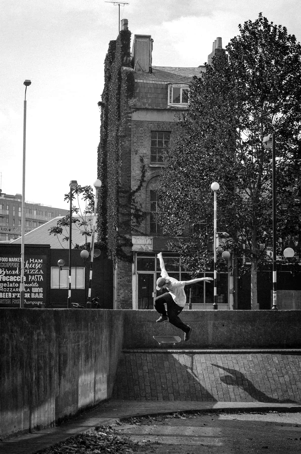 joe sivell  blunt big spin london skate photography